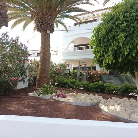 Apartment Golf And Sea ,heated Pool, Wi-fi.